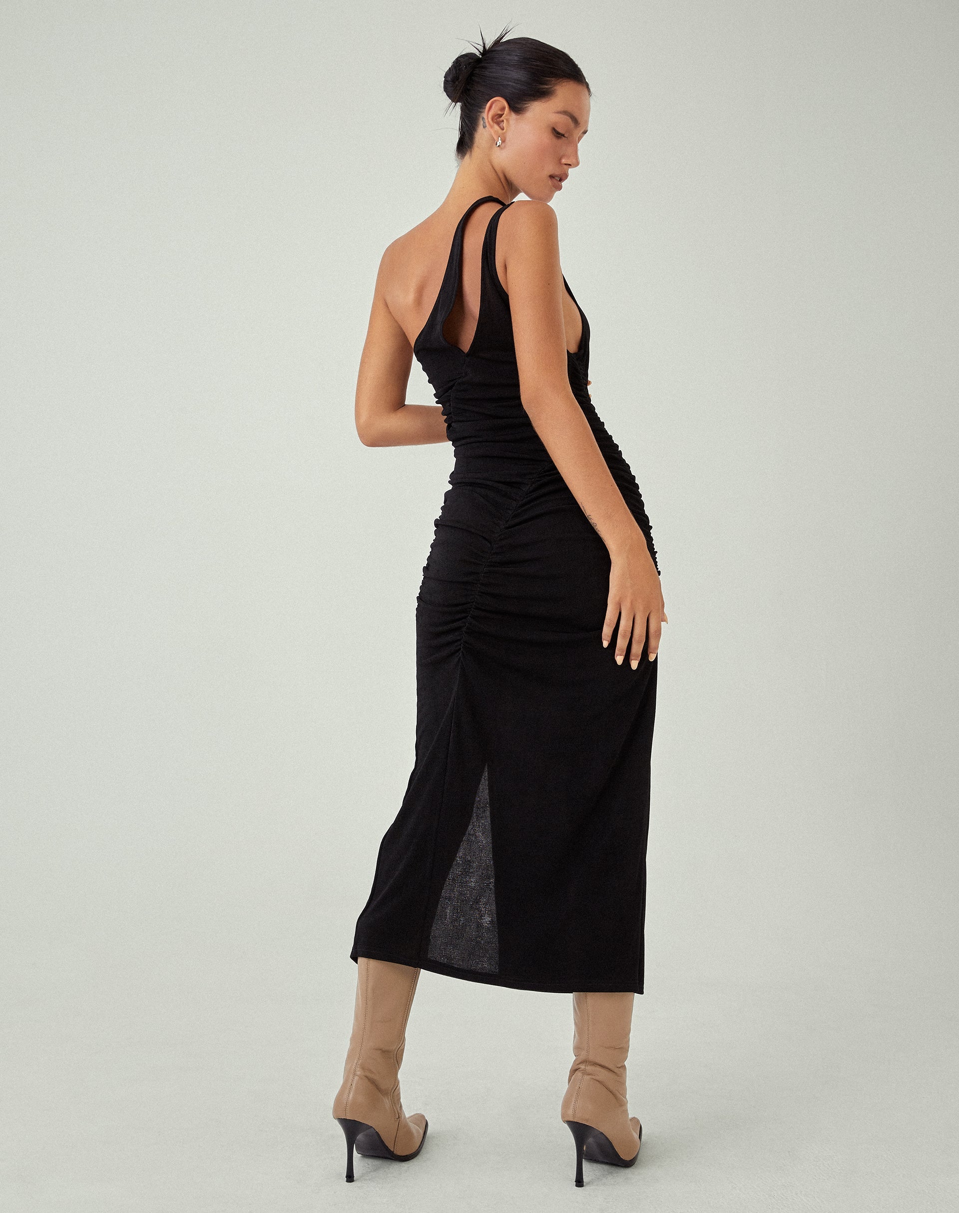 image de MOTEL X JACQUIE Arista Midi Dress in Black
