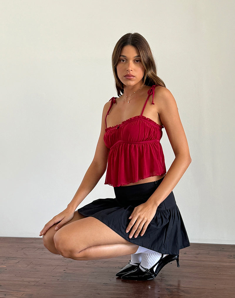 Top Cami Damaris en cerisier rouge avec bordure rouge