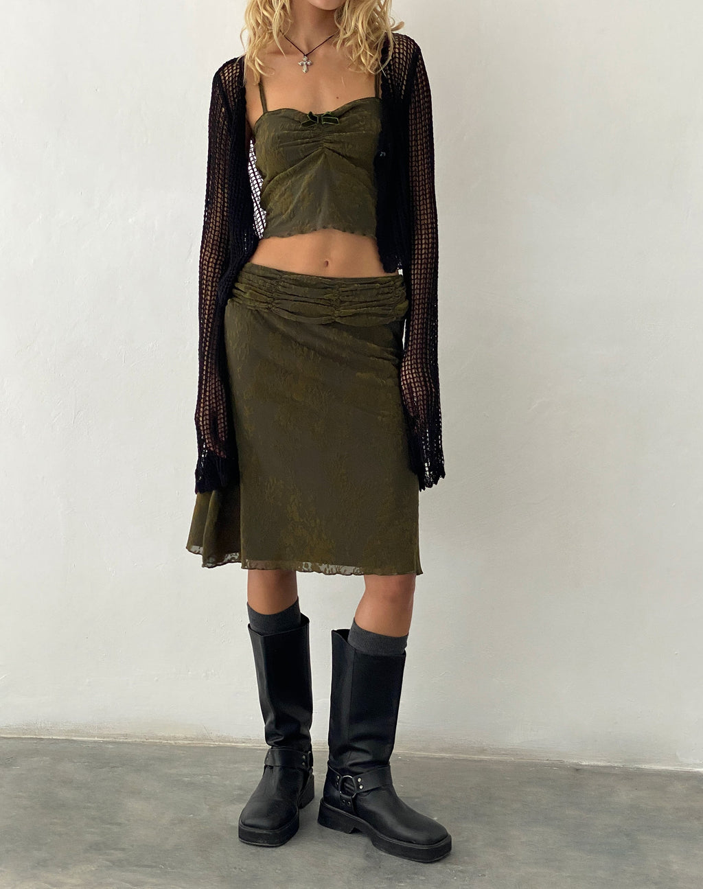 Jupe midi Erato, abstrait botanique, olive foncé