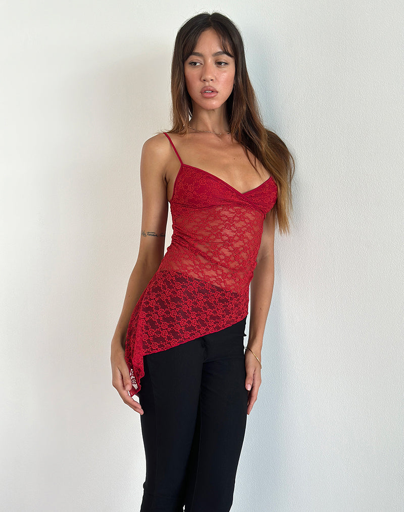 Kacha - Top cami asymétrique en dentelle de mari rouge