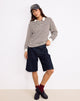 Image de la culotte courte à taille basse en indigo