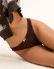 Image de la tong Adrienne en jersey chocolat avec nœud rose