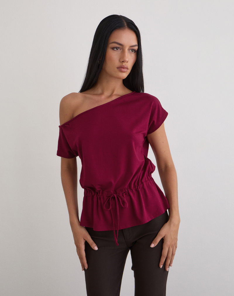 Sika One Shoulder Top in Burgundy with Tie Belt (Top asymétrique avec ceinture à nouer)