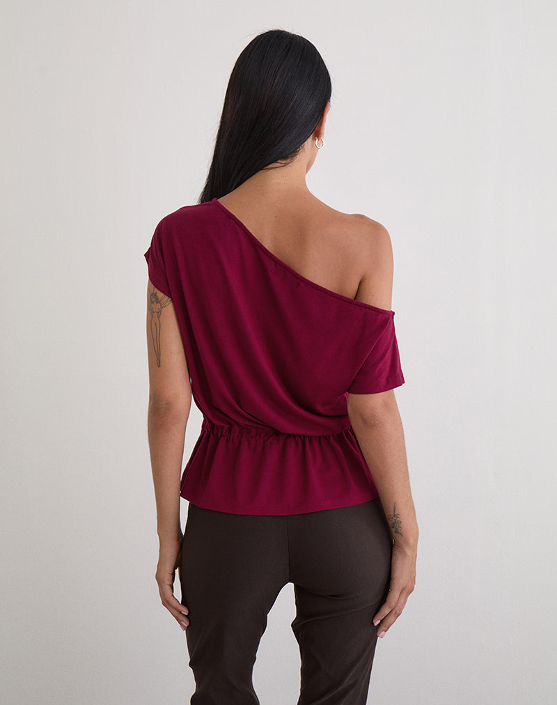 Image de Sika One Shoulder Top in Burgundy with Tie Belt (Top asymétrique avec ceinture à nouer)