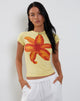Image de Tiona Baby Tee en Lemonade avec imprimé de fleurs d'été