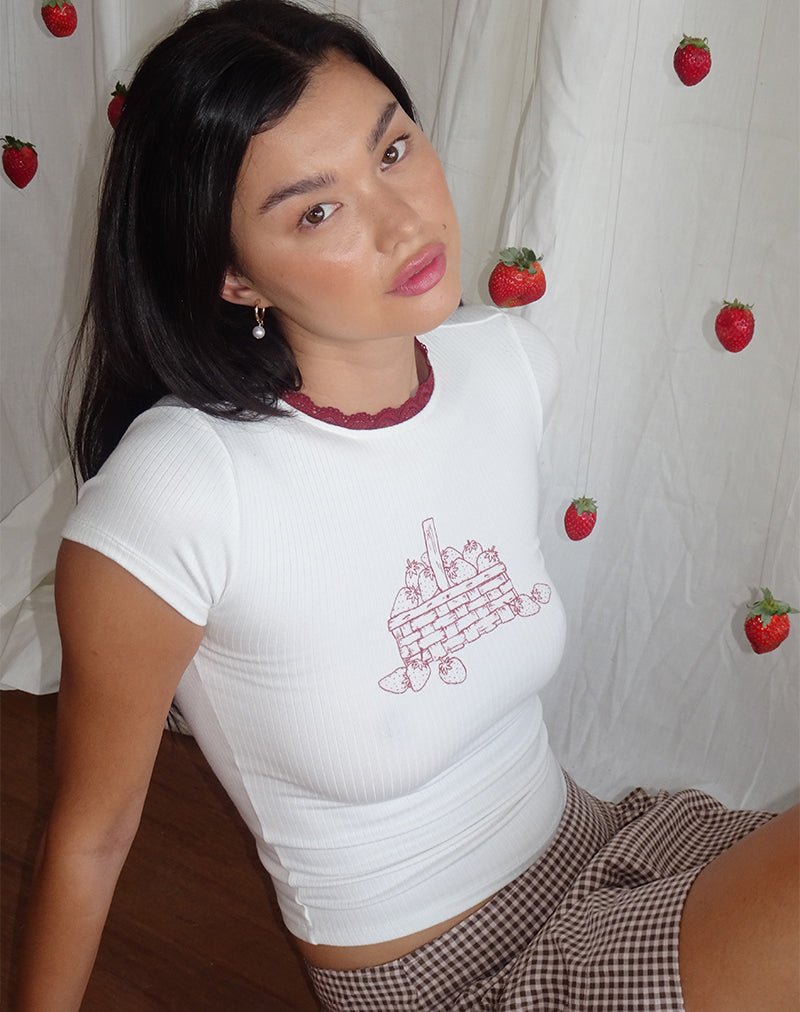 Zagy Tee in Off White with Strawberry Pot Print (T-shirt Zagy en blanc cassé avec impression de pots de fraises)