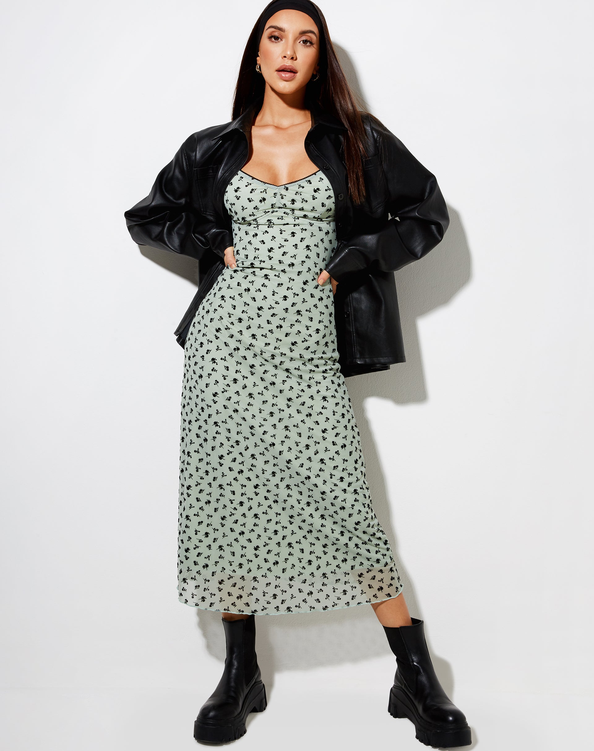 Image de Cotina Midi Dress in Sage Flower Buds Black Flock