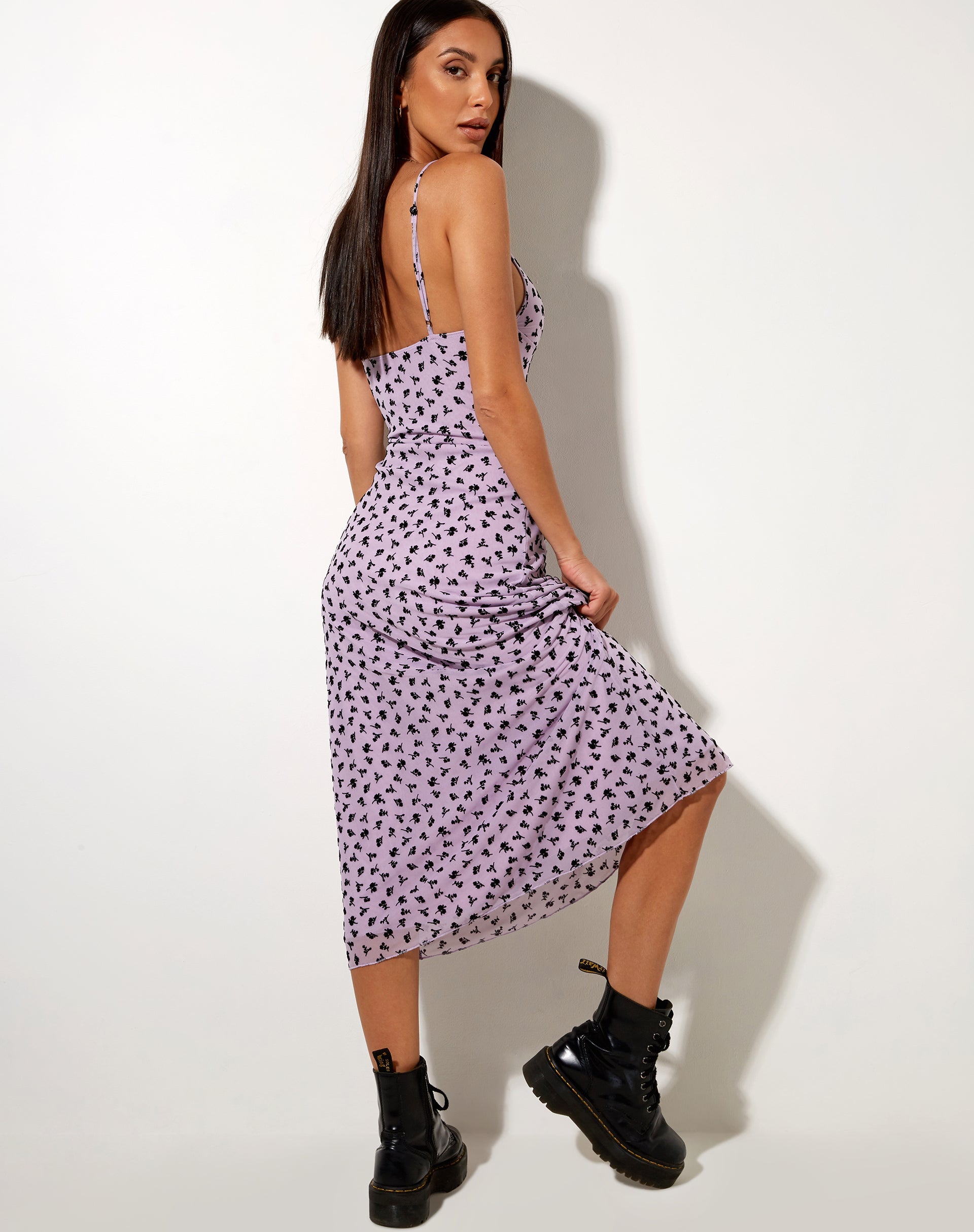 Image de Cotina Midi Dress in Lilac Flower Buds Black Flock