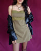 Image de la Mini robe Fiona en satin avocat