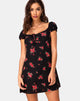Image de la mini robe Gaval en Soi Rose noir et rouge