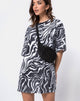 Image de Sunny Kiss Oversize Tee in Trippy Zebra Clear Sequin
