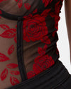 Flocage romantique de roses rouges