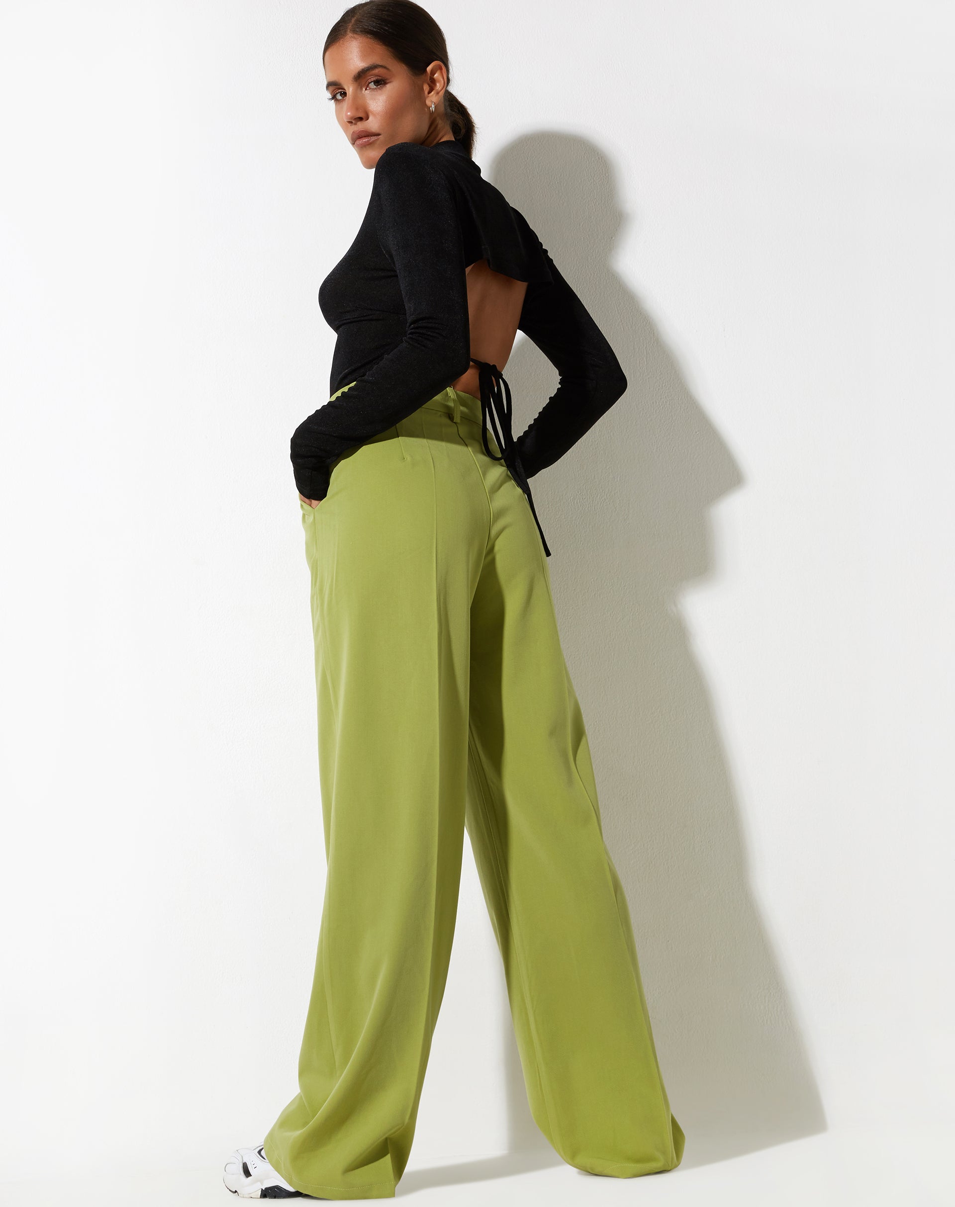 image de Abba Straight Leg Trouser in Tailoring Apple Green