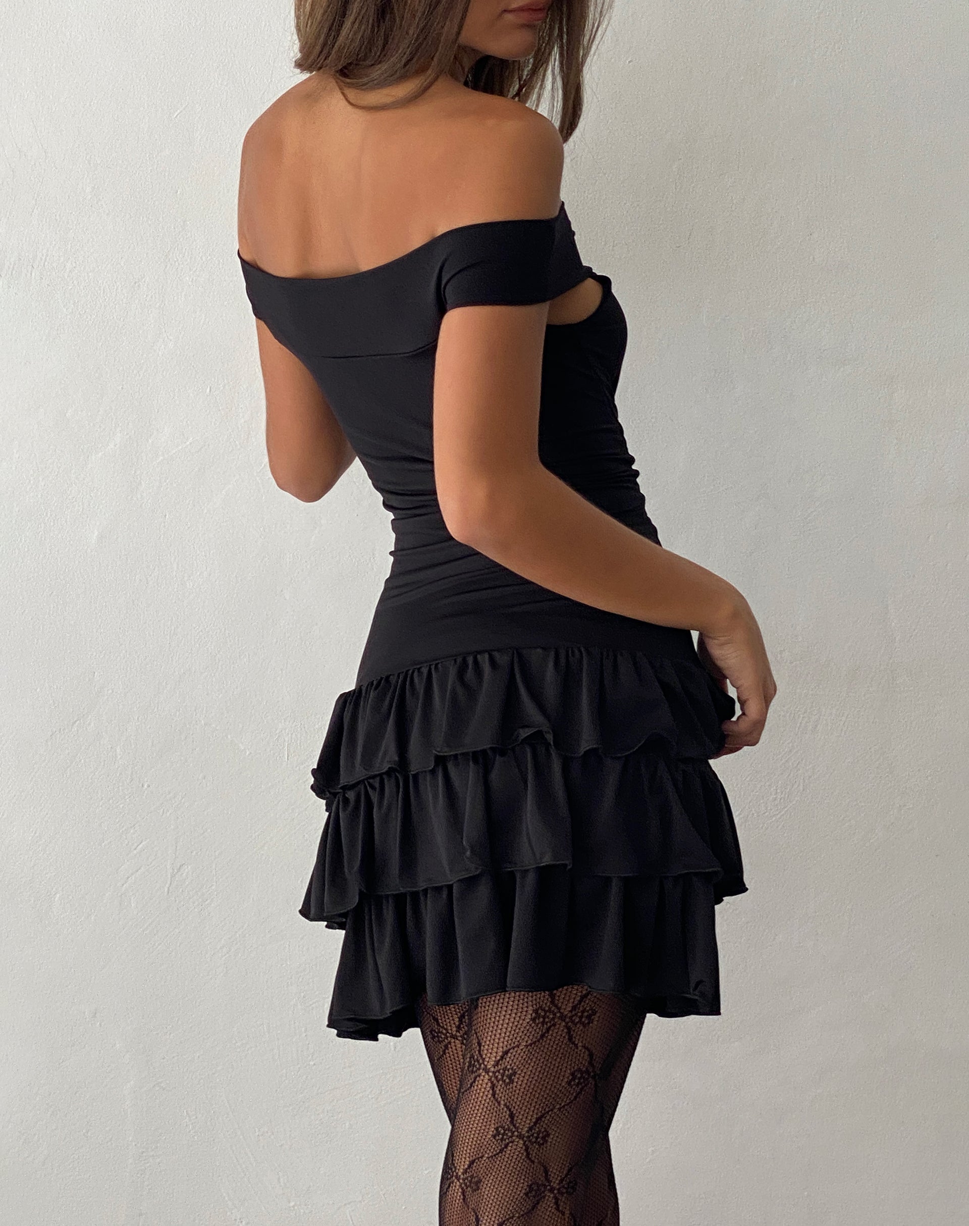 Image de Aella Bardot Ruffle Dress in Black