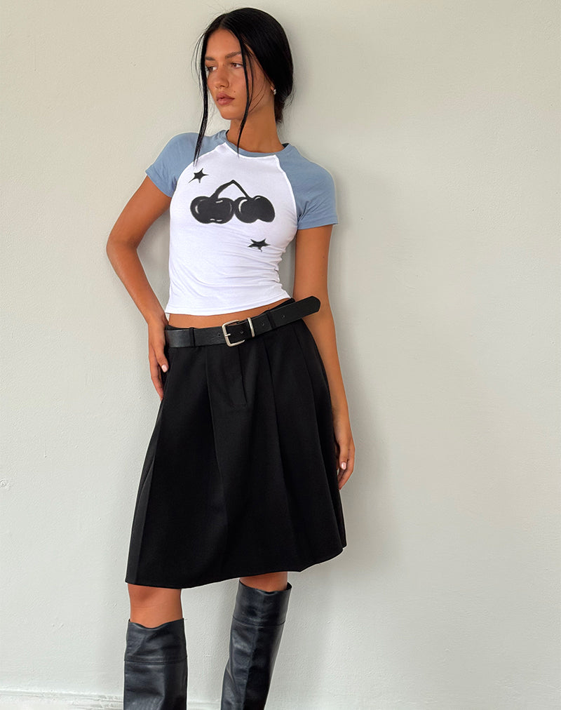Image de Agneta Baby Tee en blanc avec Denim délavé imprimé Cherry