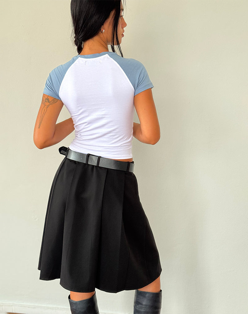 Image de Agneta Baby Tee en blanc avec Denim délavé imprimé Cherry
