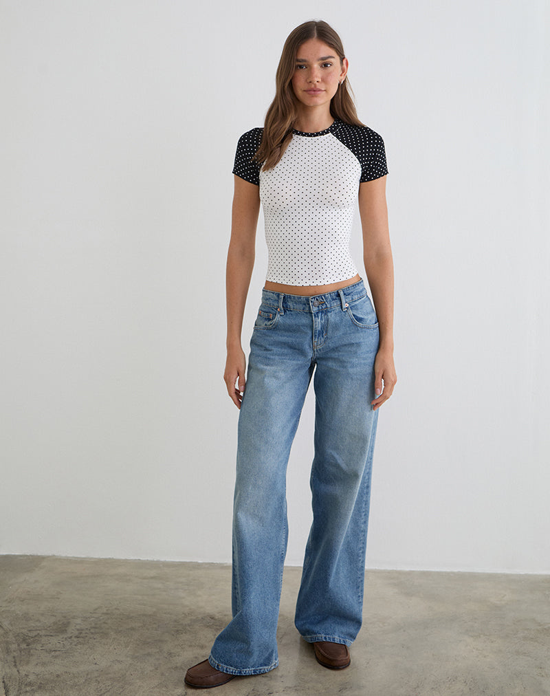 Image du t-shirt Agneta en blanc et noir avec imprimé micro-pois