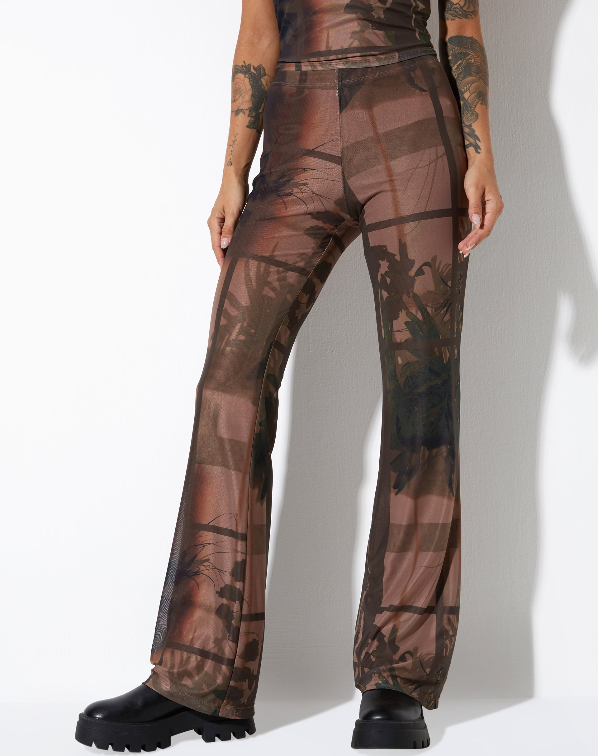 Image de Agosta Flare Trouser en Photo Brown
