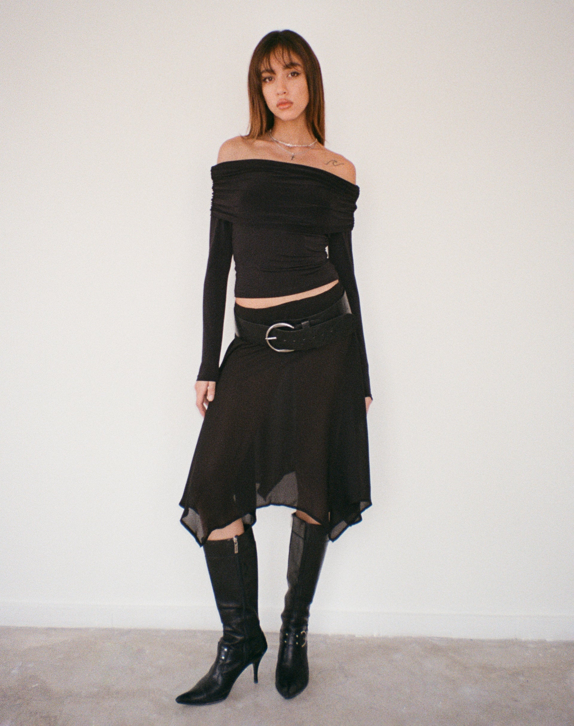 Image de la jupe midi Albertha en mousseline noire