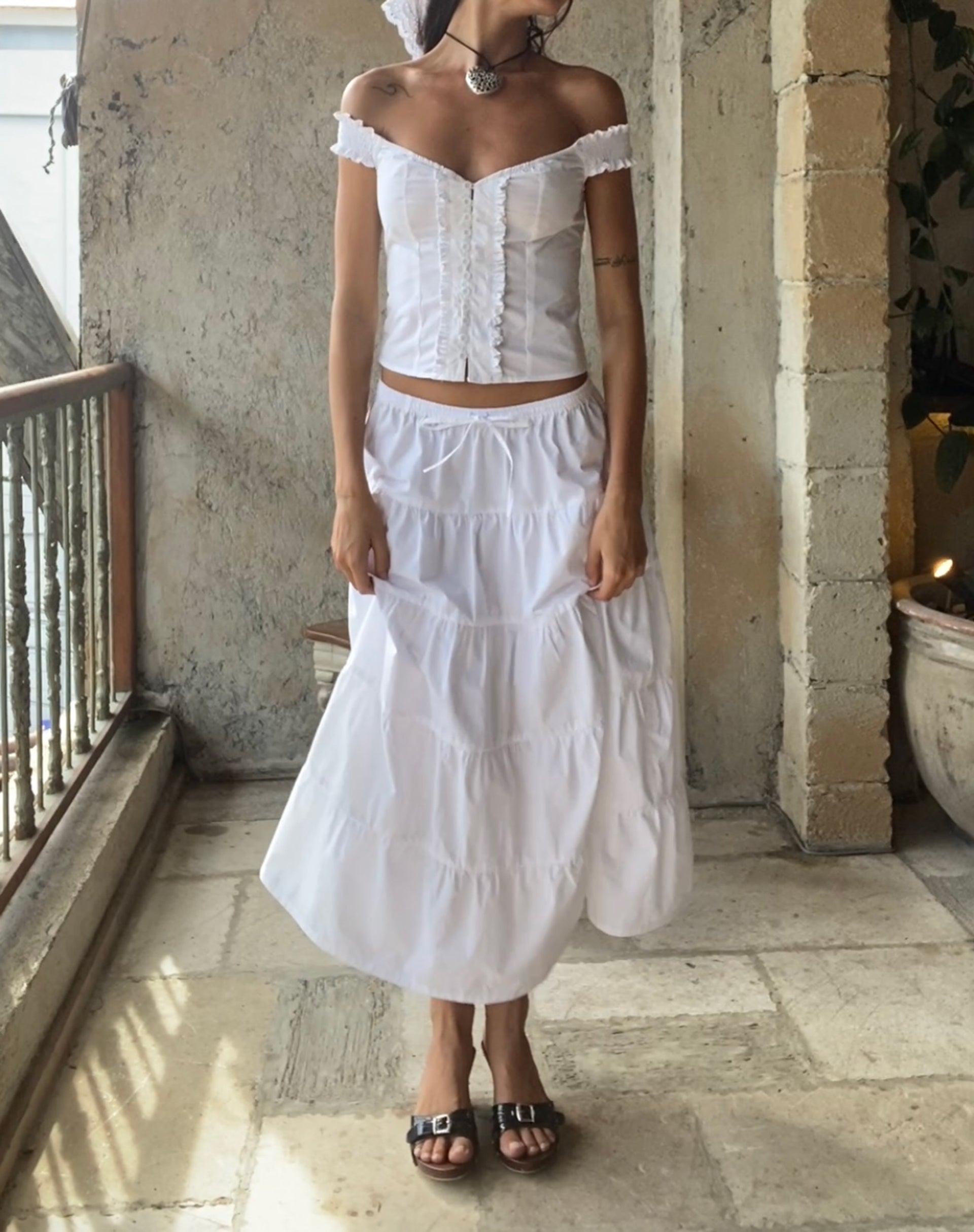 Image de Izumi Tiered Midi Skirt in Poplin White