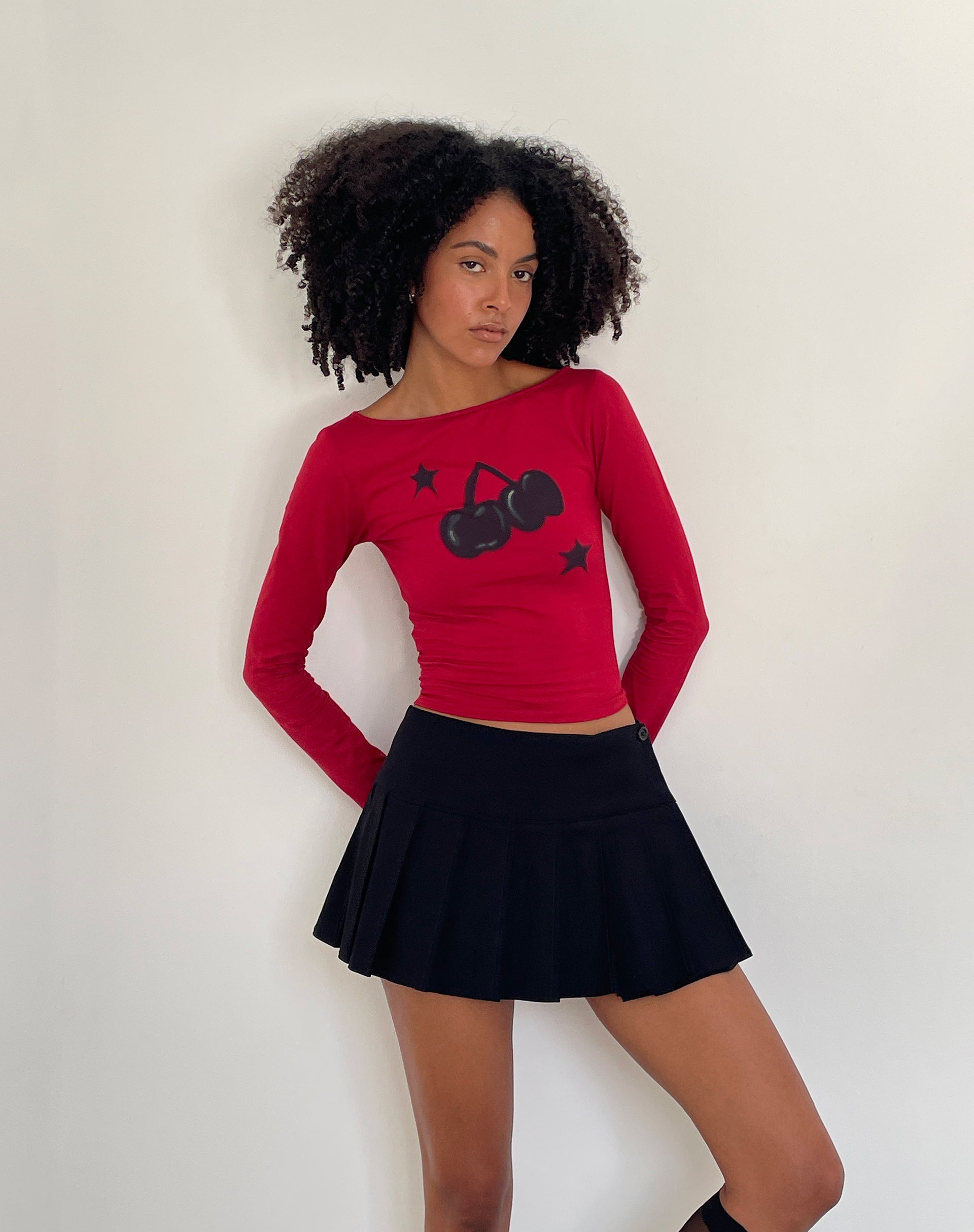 Image de Amabon Long Sleeve Top in Adrenalin Red with Cherry Print