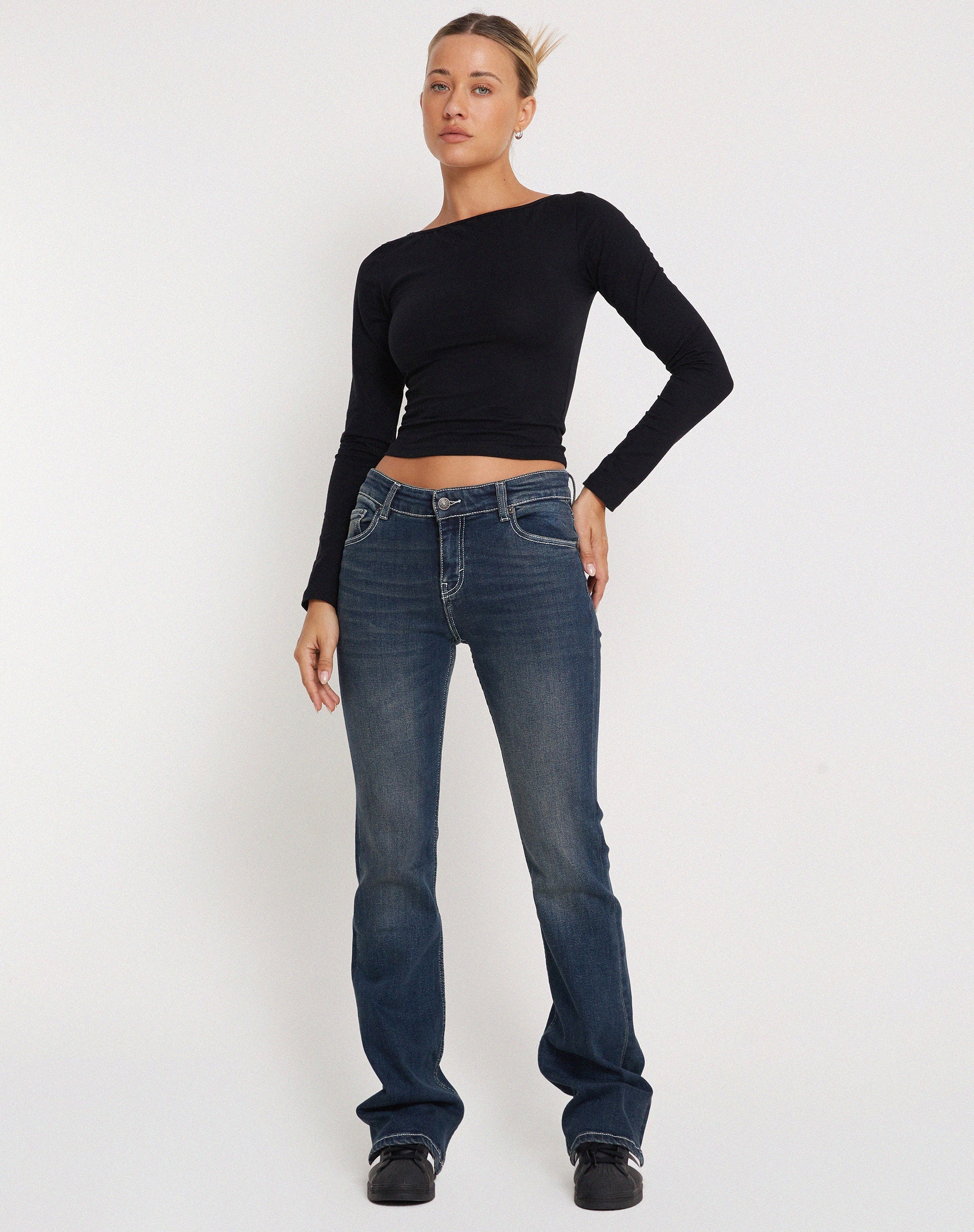 Image de Amabon Long Sleeve Crop Top in Black