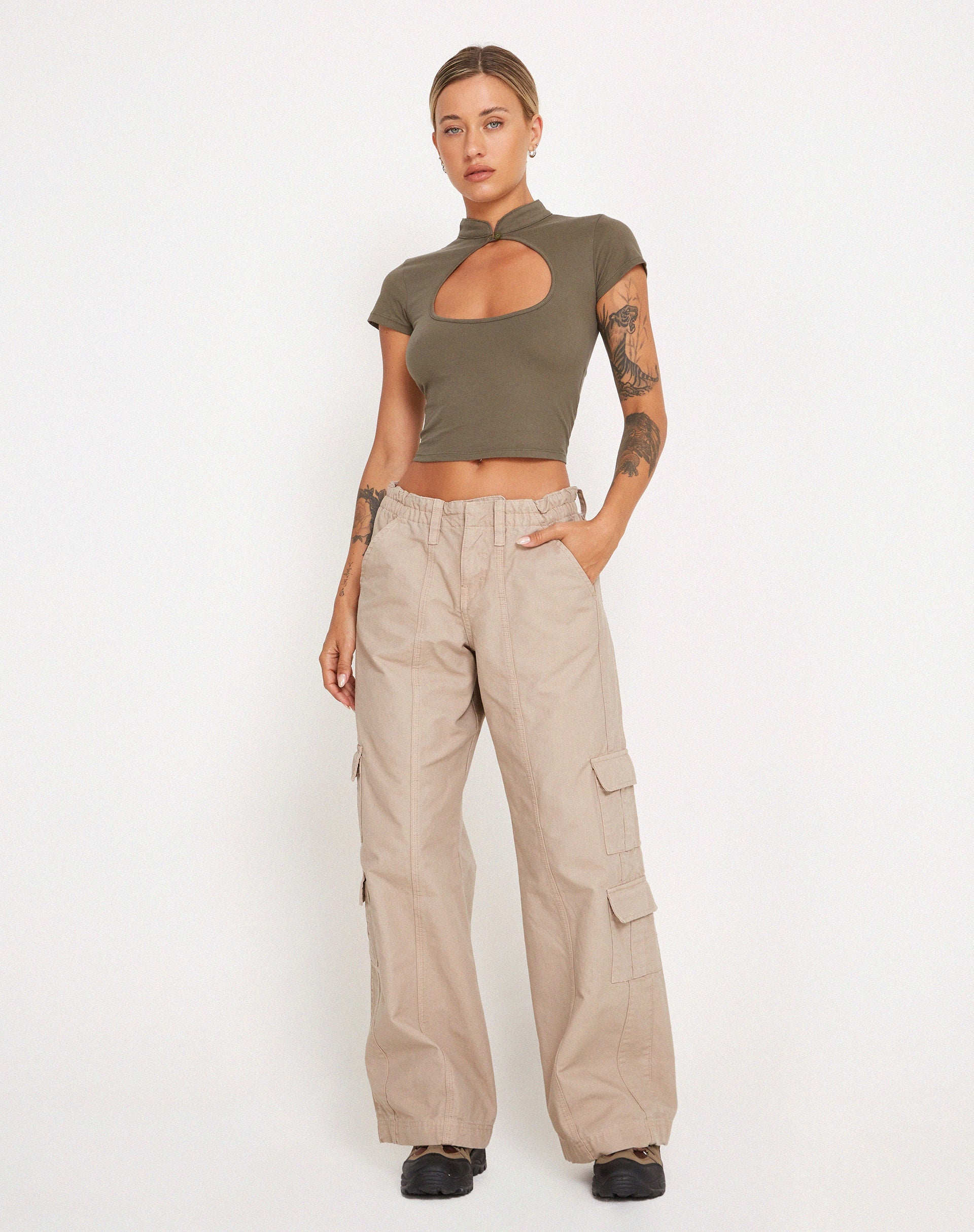 Image de Anelis Crop Top in Tarmac Green