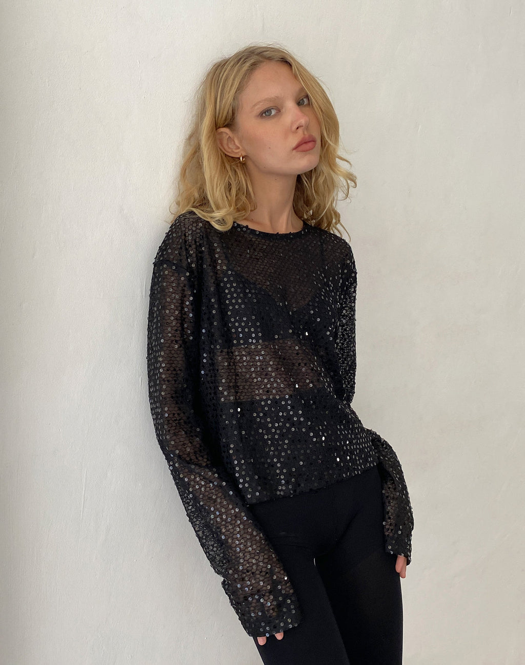 Aridani Unlined Long Sleeve Top in Black Sequin (Top à manches longues sans doublure)