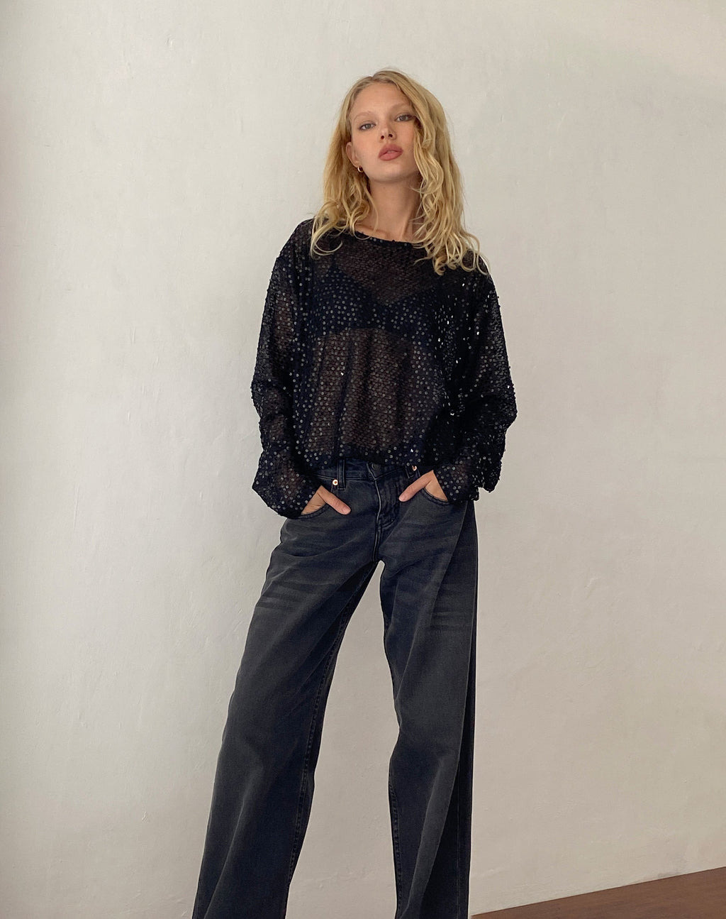 Aridani Unlined Long Sleeve Top in Black Sequin (Top à manches longues sans doublure)