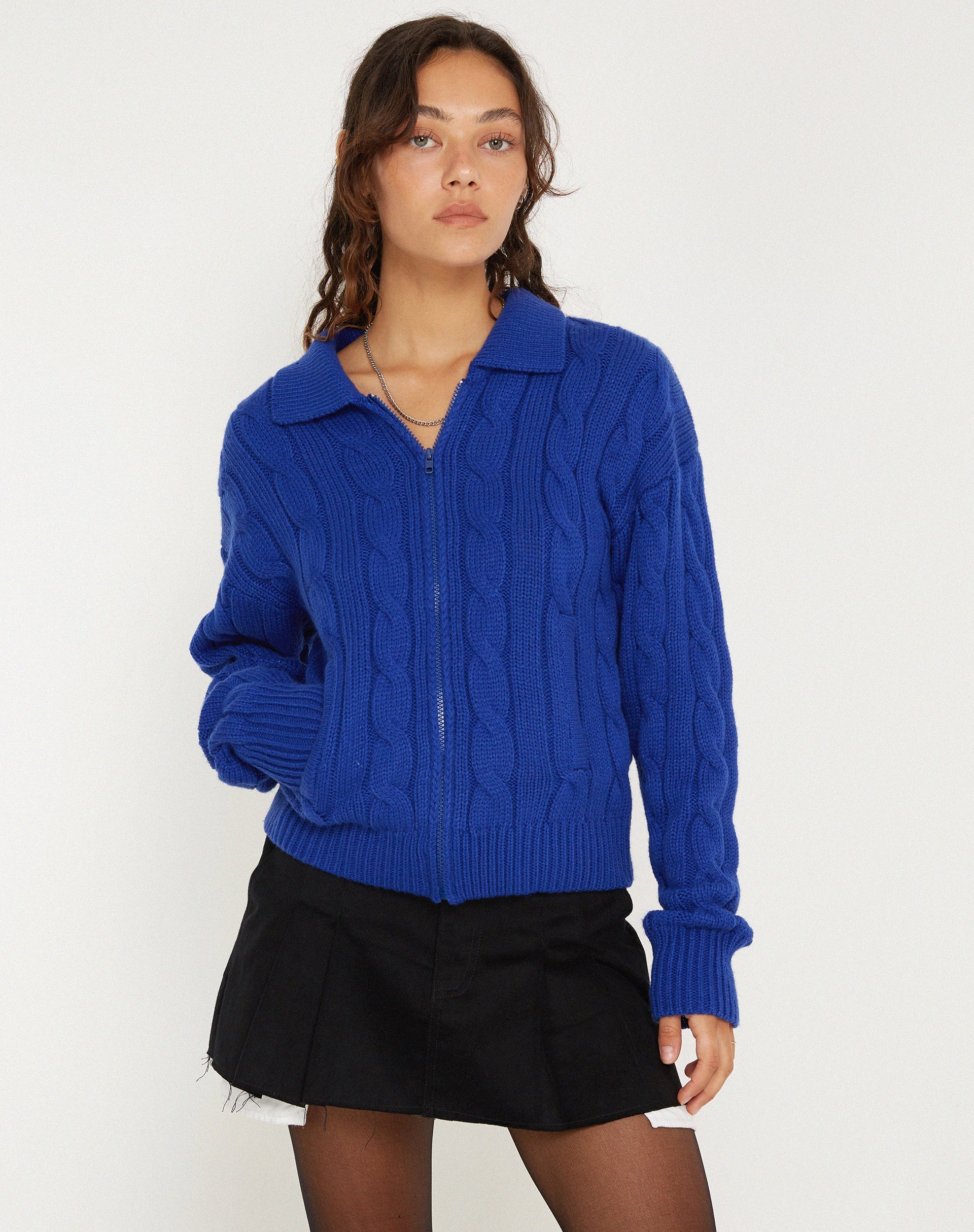 Image de la veste en tricot Atasya en cobalt