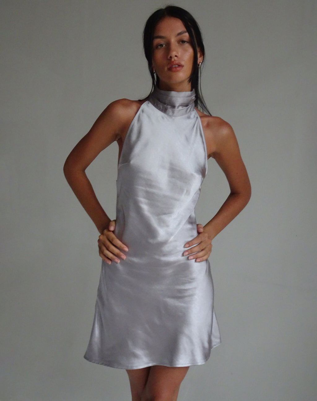 MOTEL X JACQUIE - Atik - Mini robe dos nu en satin argenté