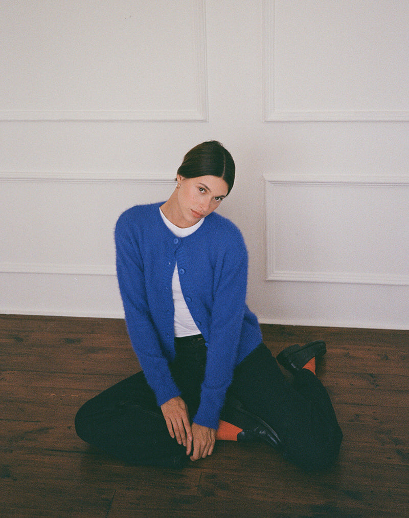 Image de Audrina Cardigan en Fluffy Cobalt Blue