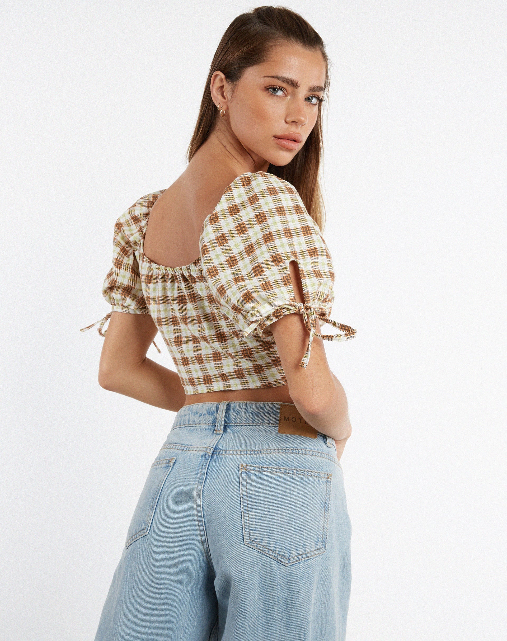 Image de MOTEL X JACQUIE Auri Crop Top in Yellow Brown Check