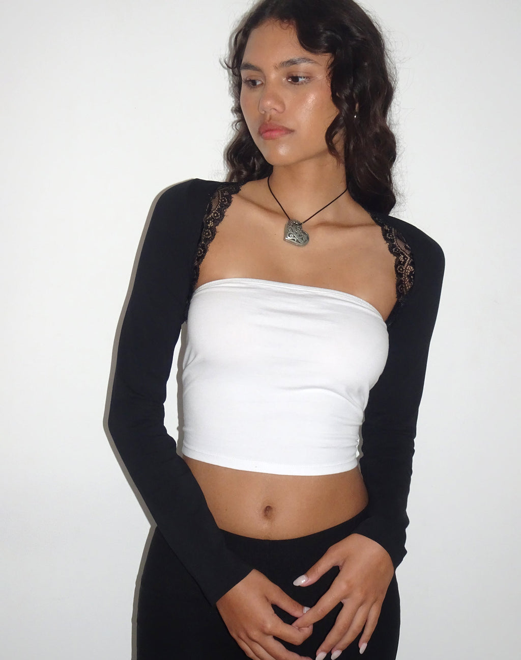 Avya - Top havane bordé de dentelle en dentelle de lycra - Noir