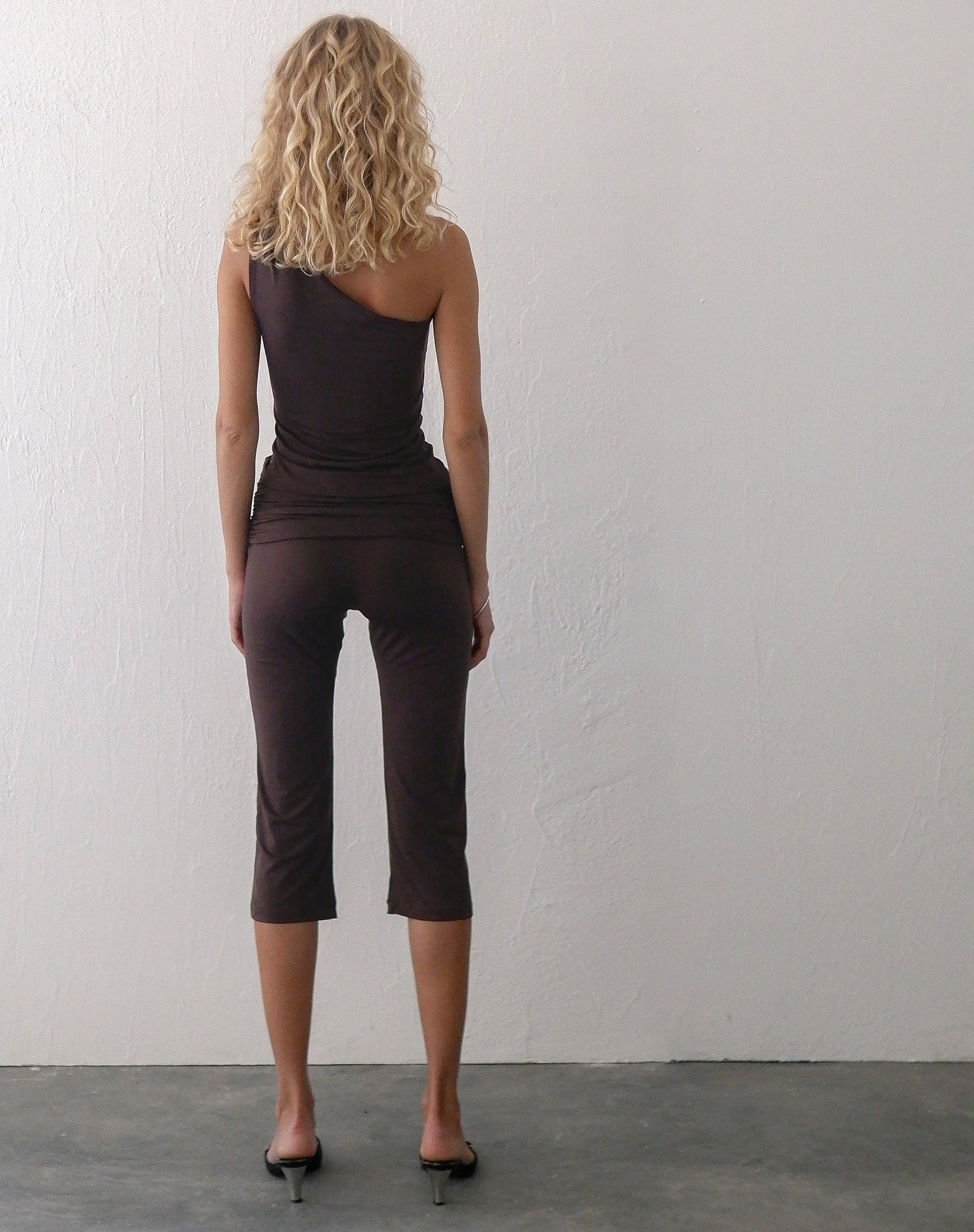Image de marque de Effy Capri Trousers with Wrap Waistband in Mocca