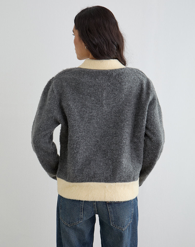 Image du pull Balamoa en tricot gris et crème