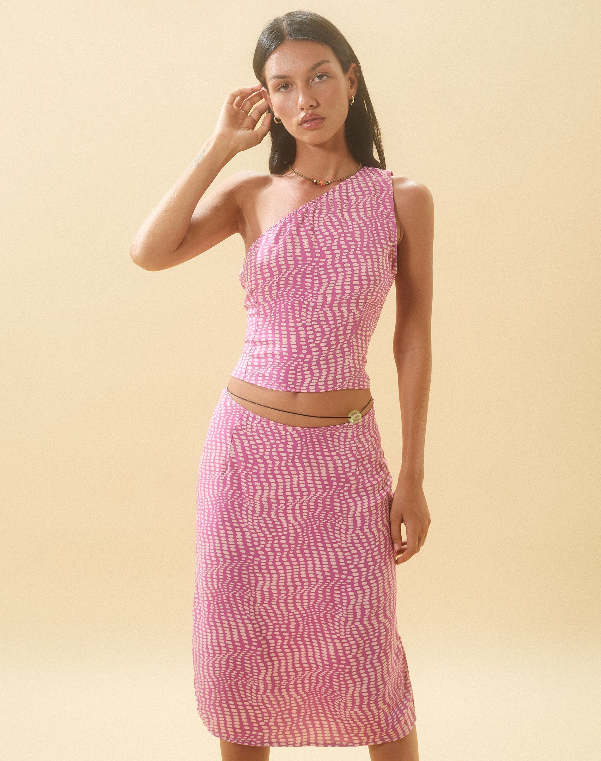 Image de Bayan One Shoulder Top in Wavy Polka Purple