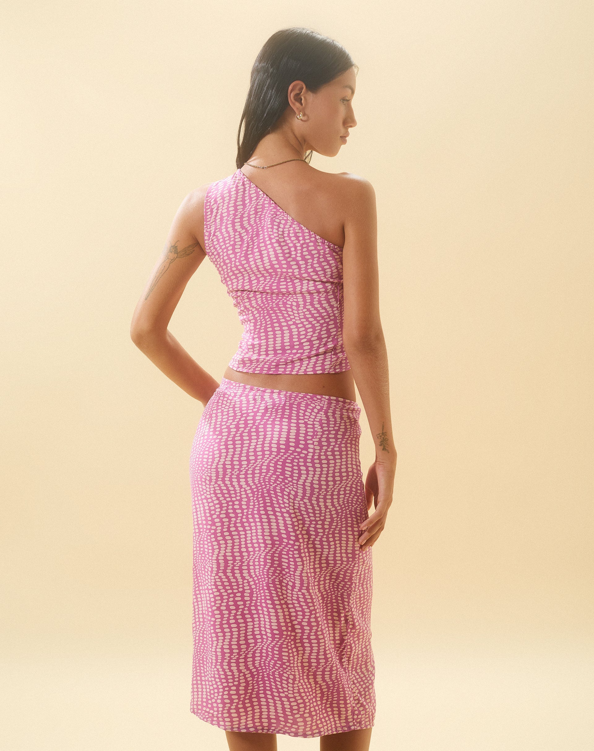 Image de Bayan One Shoulder Top in Wavy Polka Purple