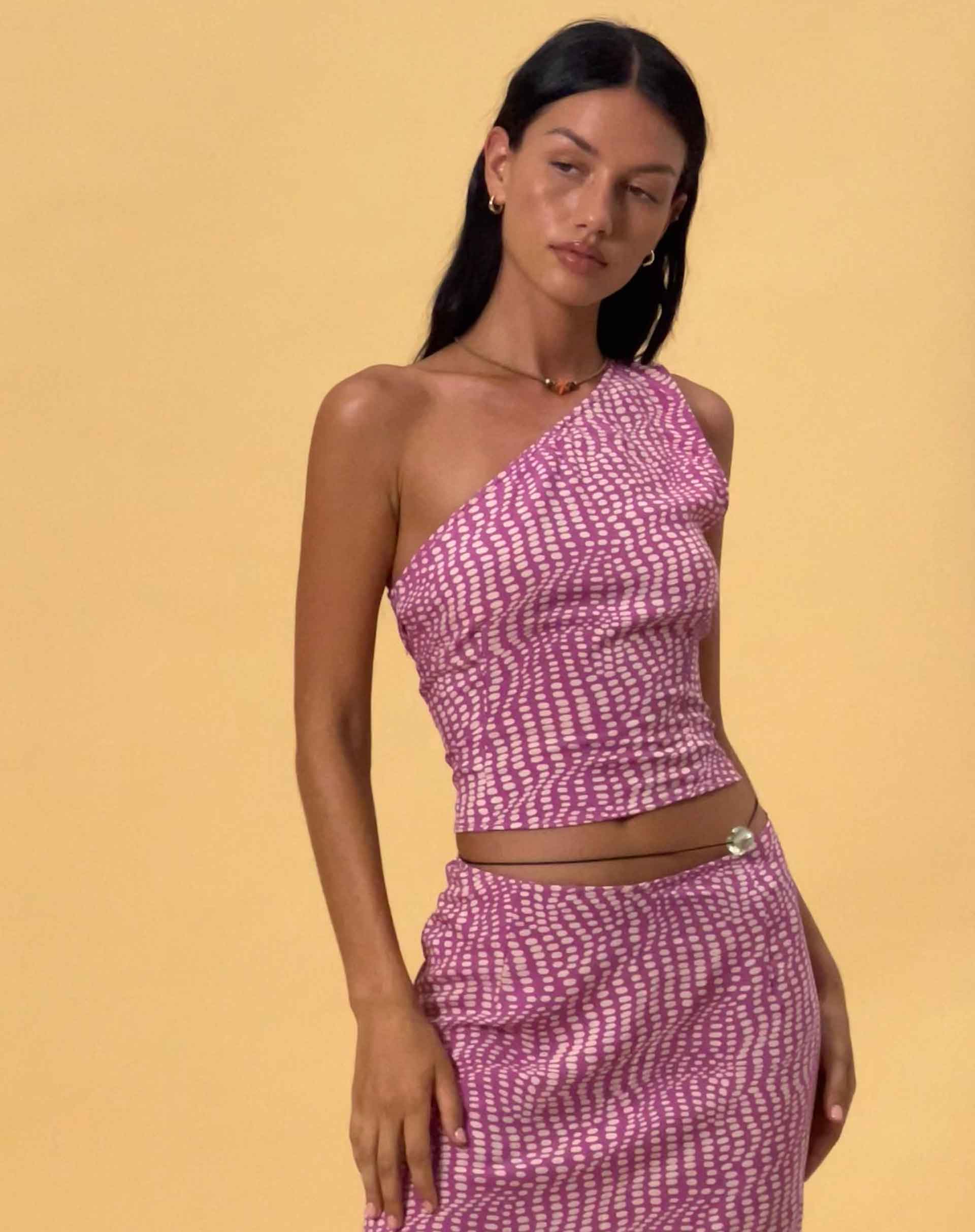 Image de Bayan One Shoulder Top in Wavy Polka Purple