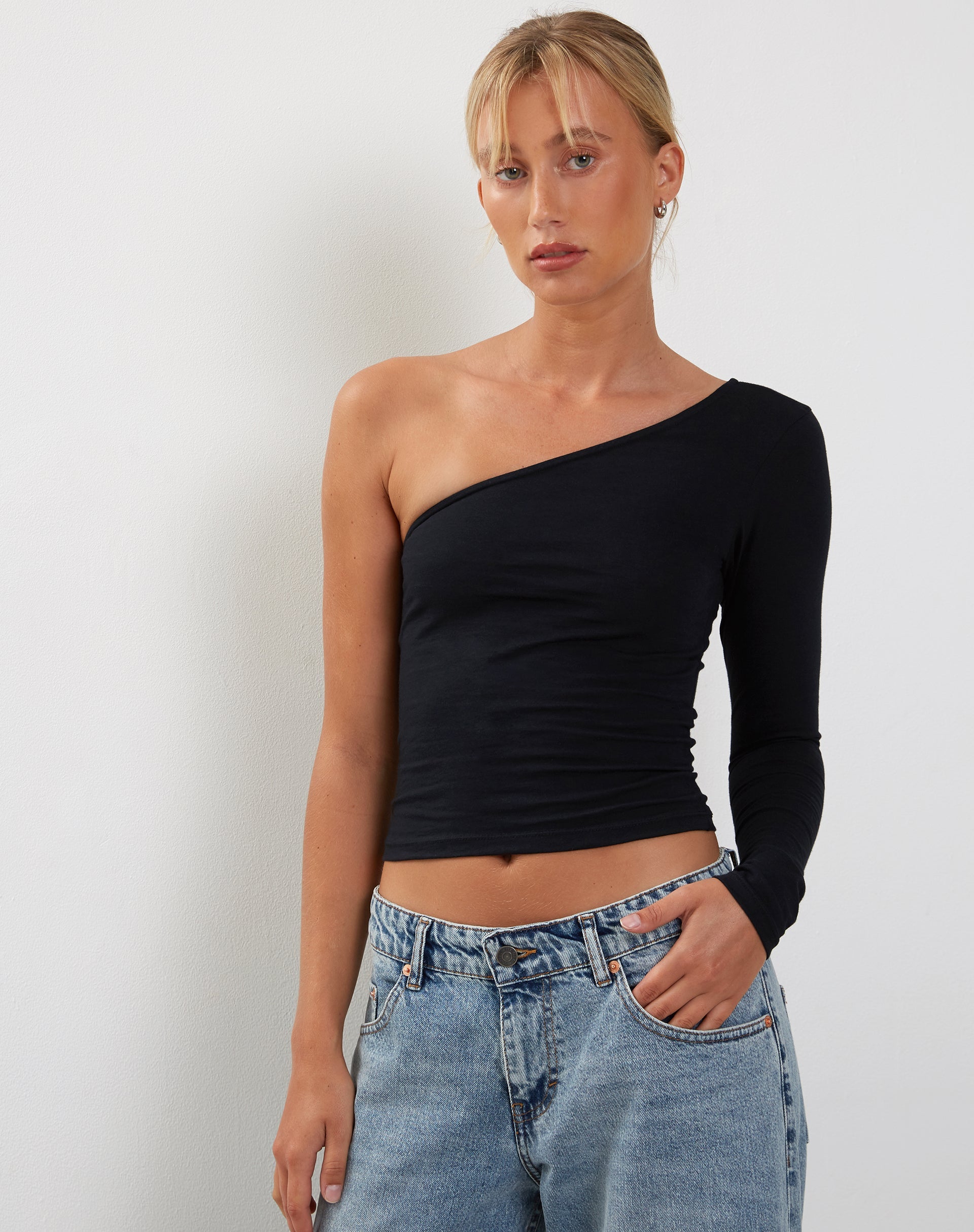 Image de Bayge One Shoulder Top in Black