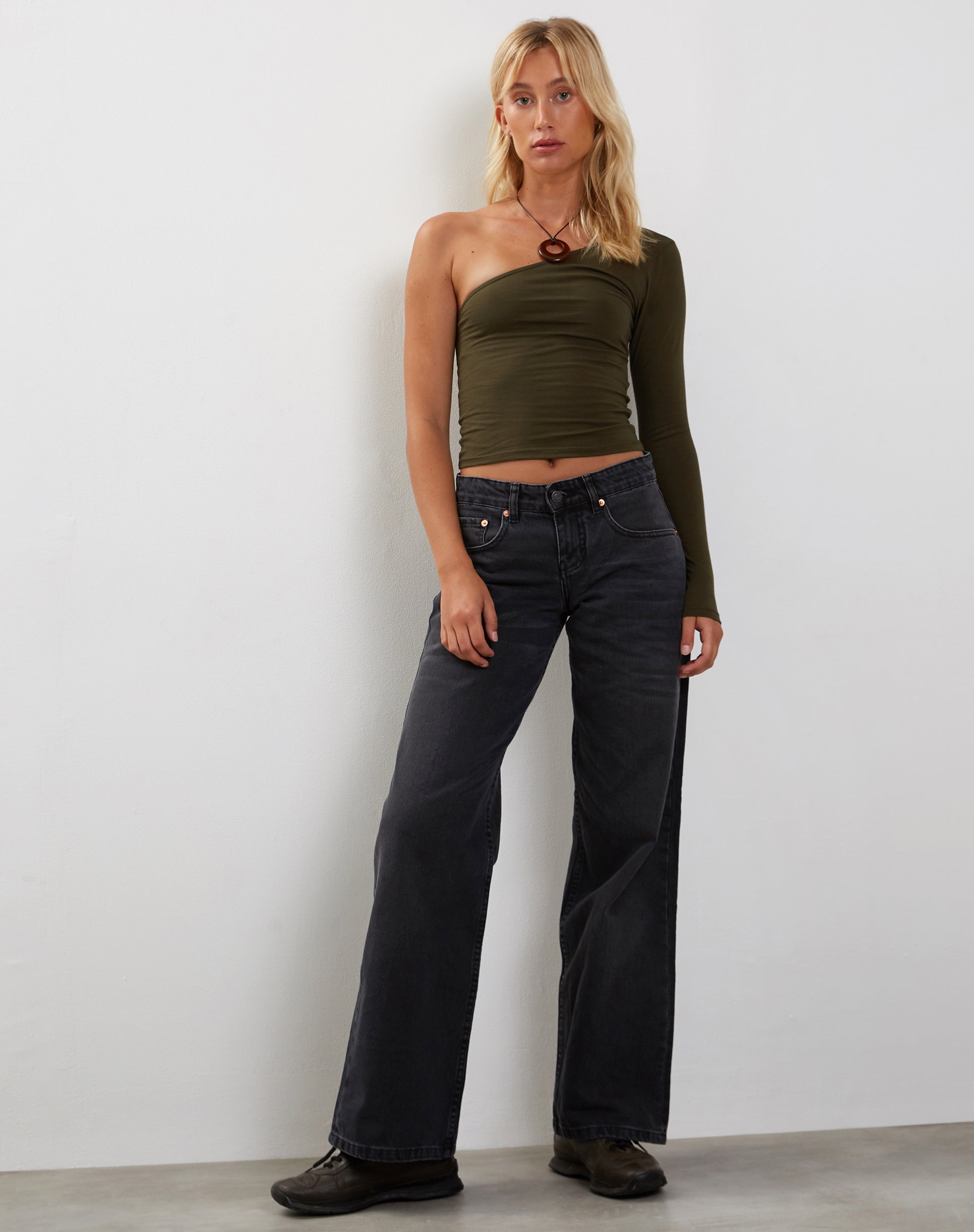 Image de Bayge One Shoulder Top in Olive