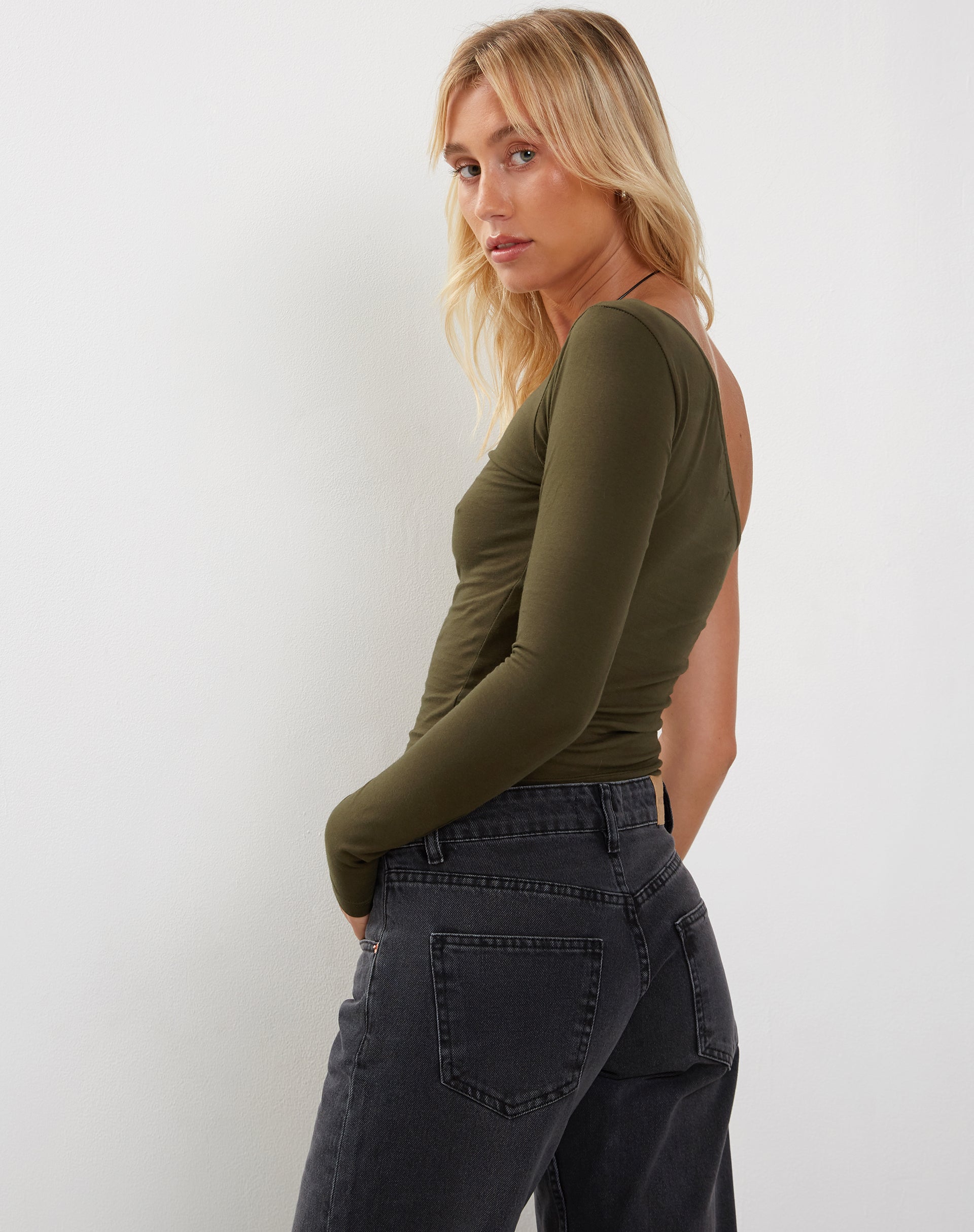 Image de Bayge One Shoulder Top in Olive