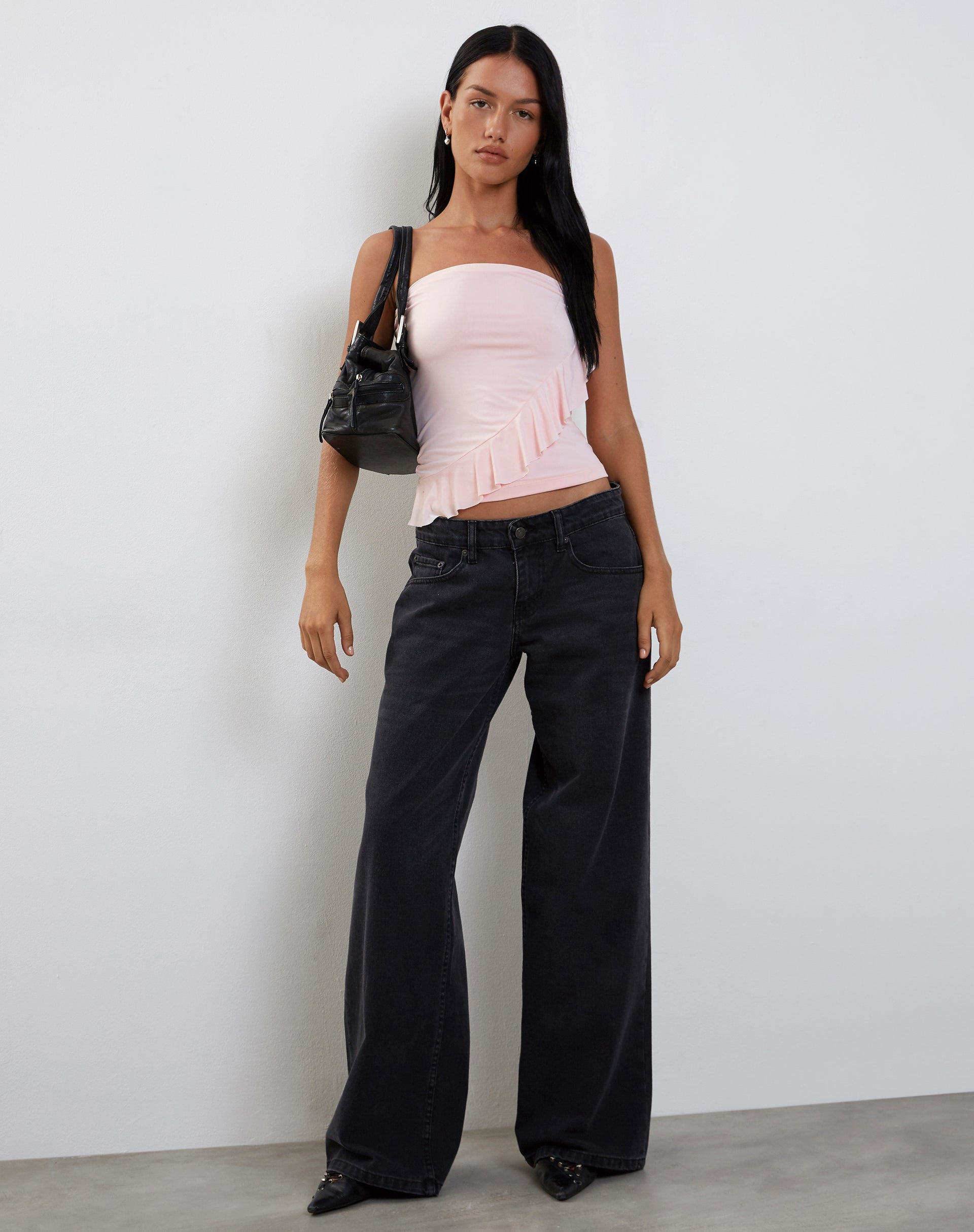 Image de Baylin Ruffle Bandeau Top in Baby Pink