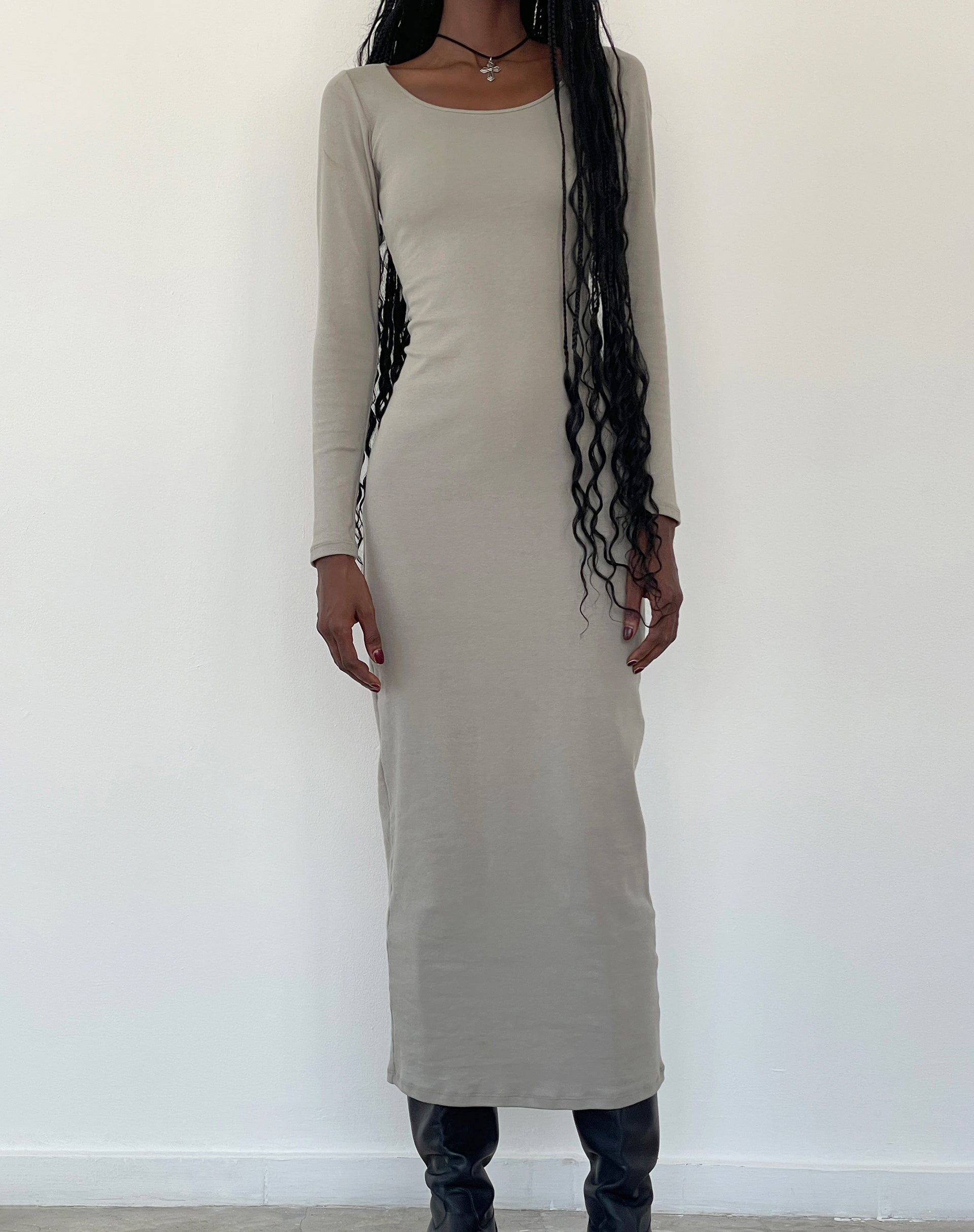 Image de Belila Long Sleeve Maxi Dress in Sage Grey