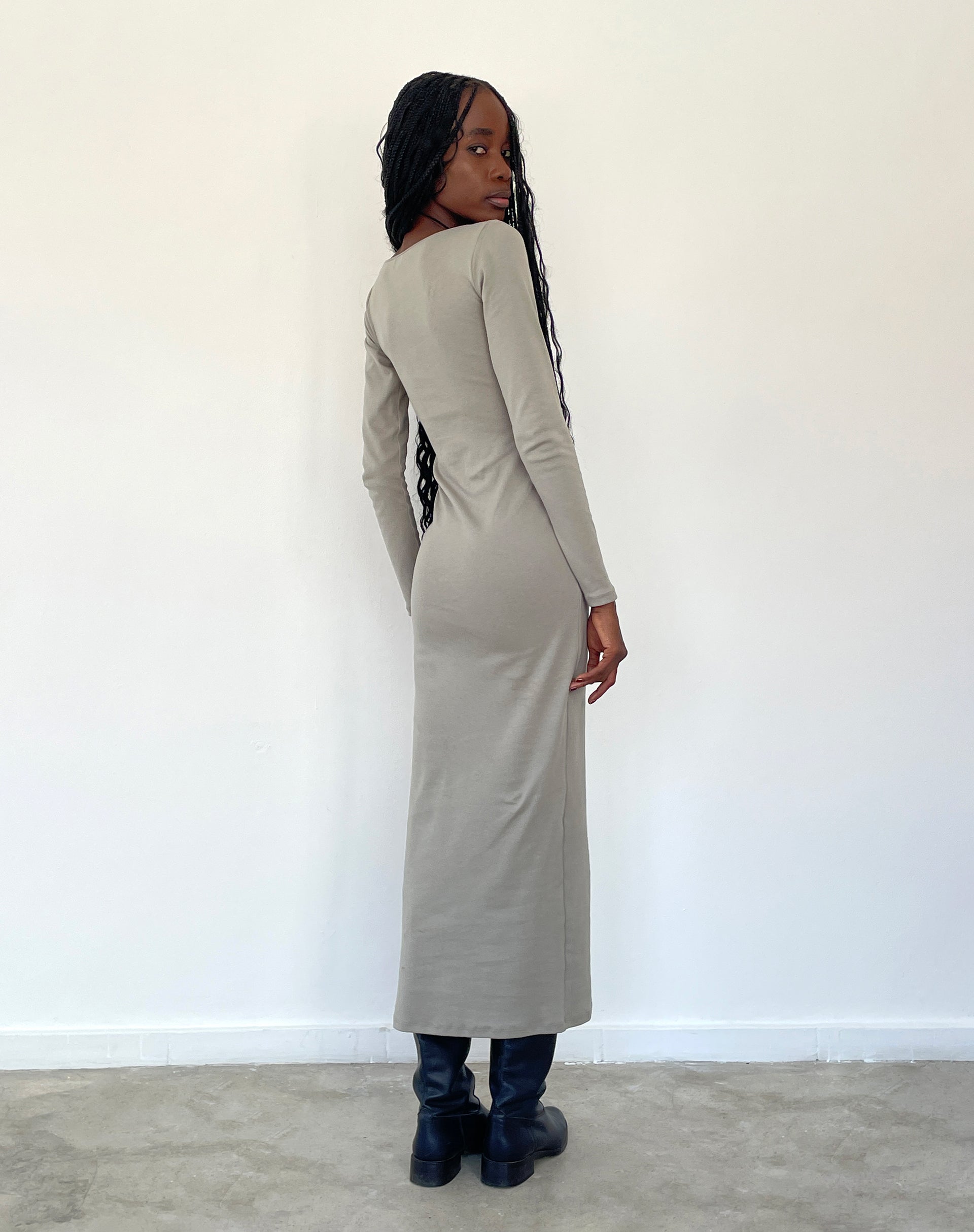 Image de Belila Long Sleeve Maxi Dress in Sage Grey