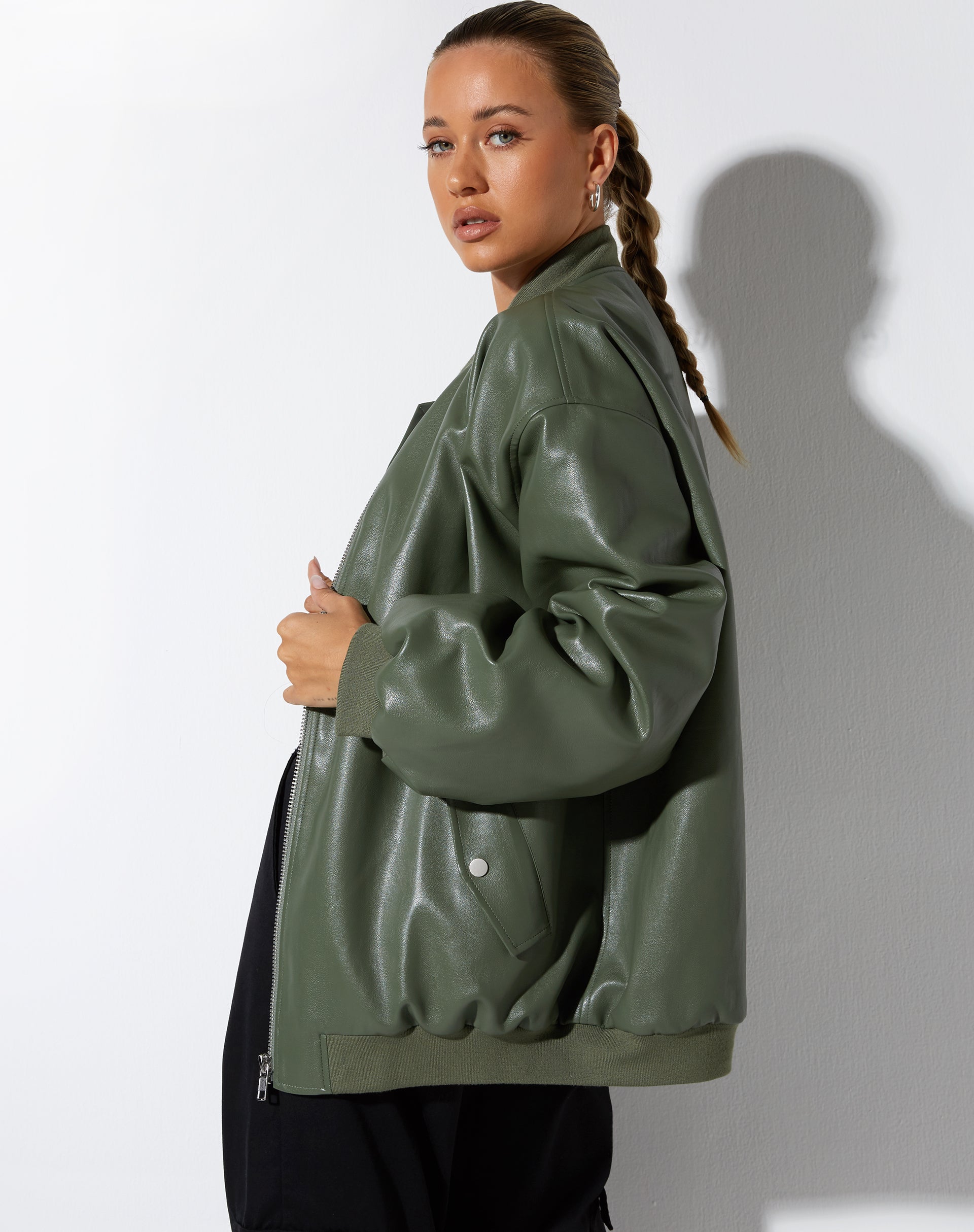 Image de la veste Benta en PU Olive