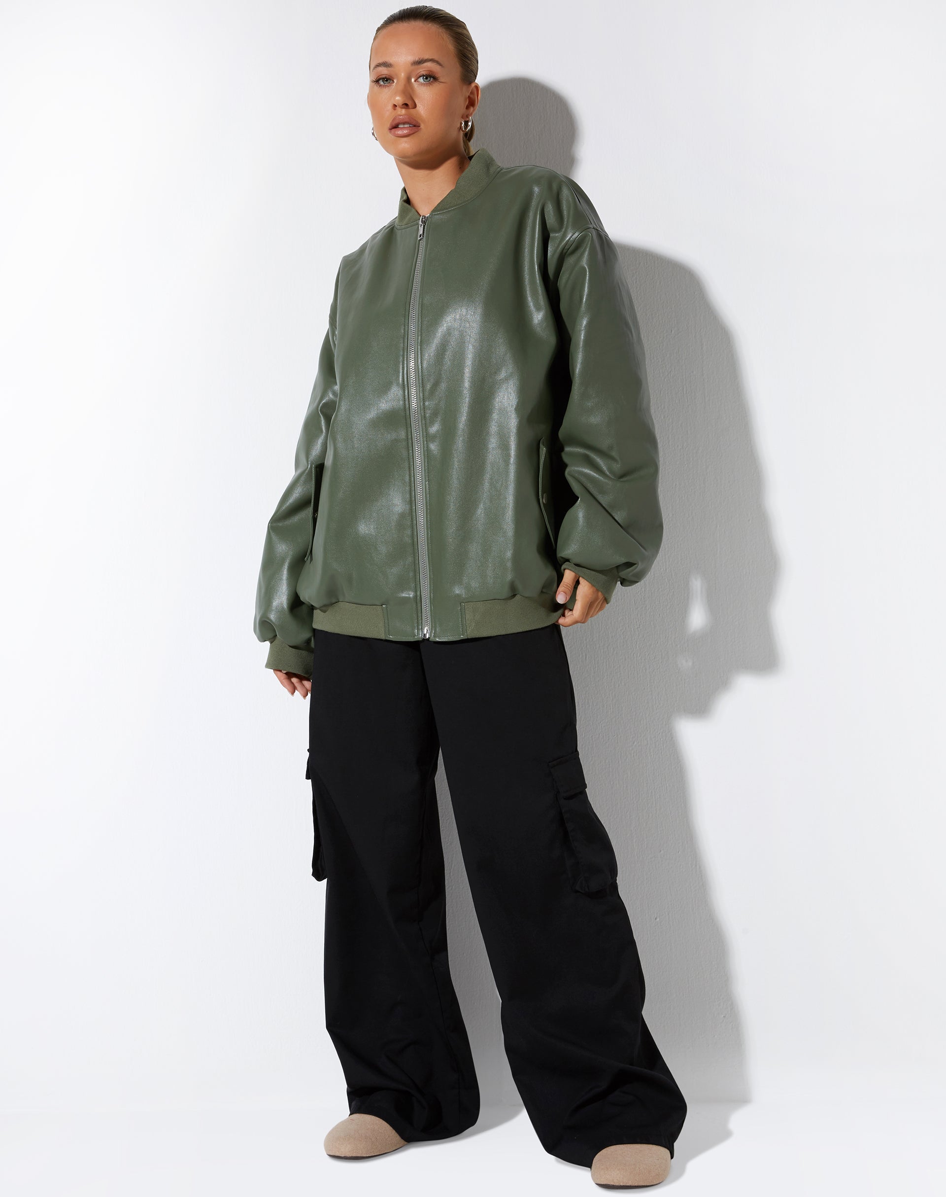 Image de la veste Benta en PU Olive