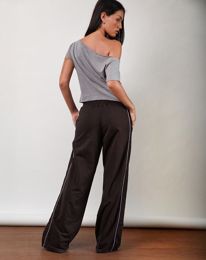 Image de Benton Jogger en chocolat amer avec reliure violette