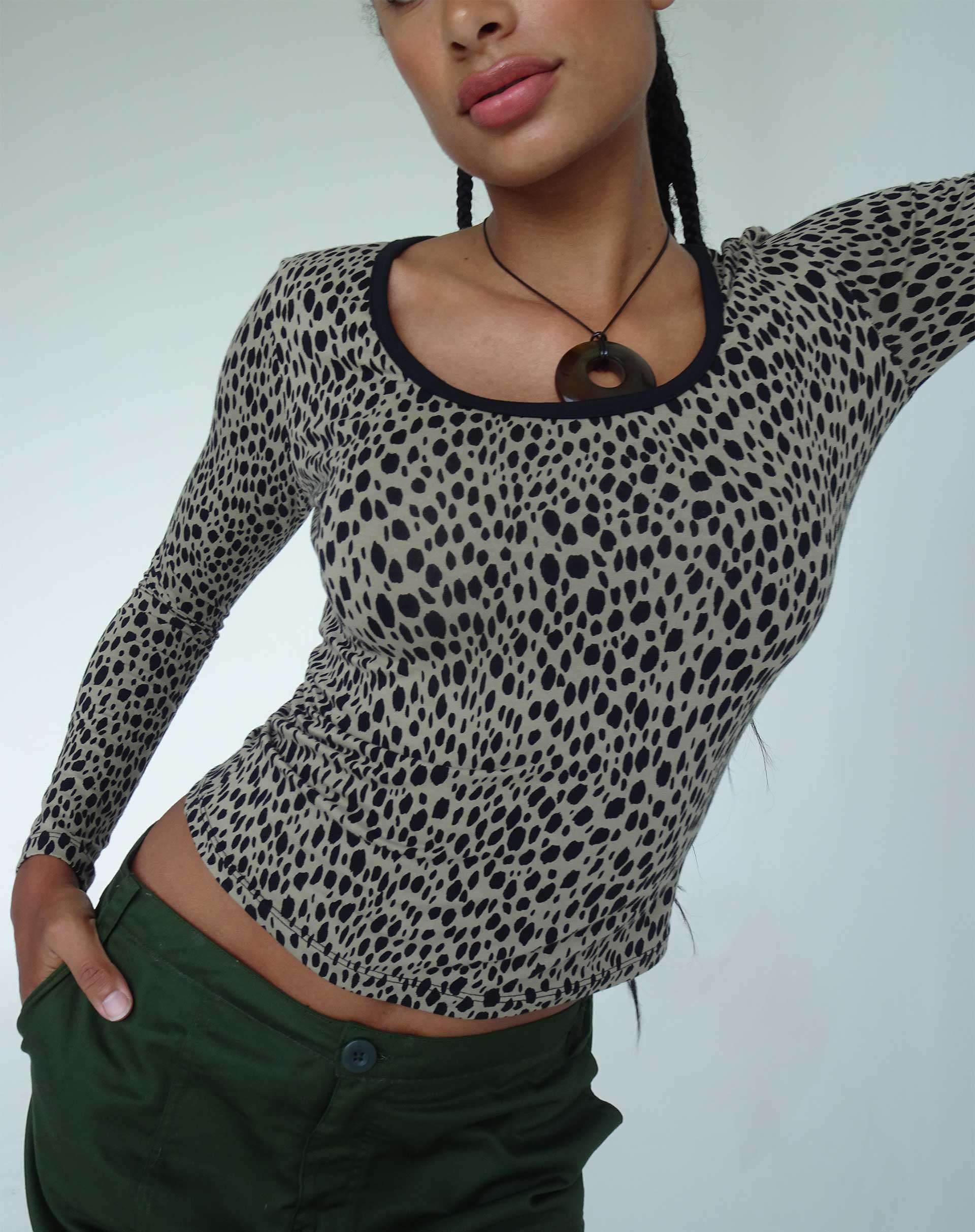 Image de Beshi Long Sleeve Top in Mini Cheetah Black Binding
