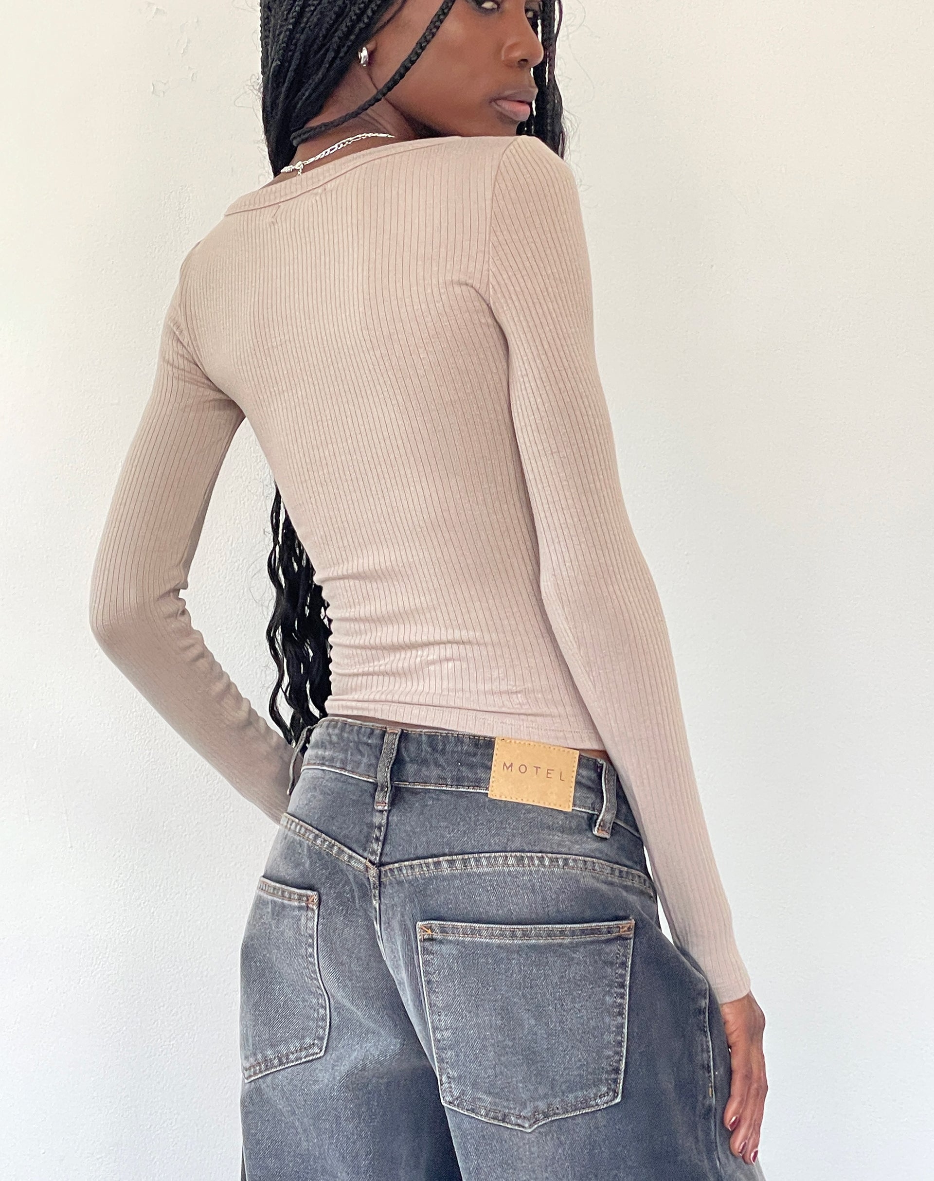 Image de Binlo Extra Long Sleeve Top in London Fog